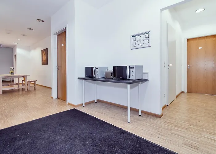 Carl Hostel München